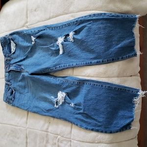 Universal Thread Distressed Jeans